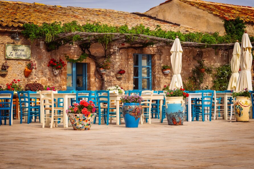 “Sizilien – Eine Insel voller Kultur, Traditionen, Gastronomie und Sehenswürdigkeiten”